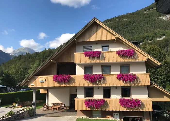 Apartments Maja By The River